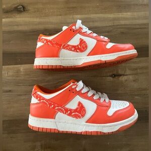 ORANGE PAISLEY DUNKS
